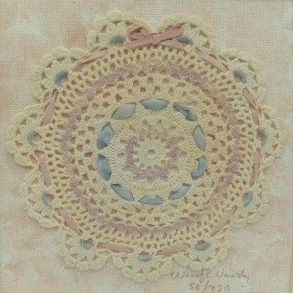 VTG Framed Handmade Doily, Signed Wendy Vawdrey, Numbered Wall Hanging Farmhouse - Picture 2 of 6